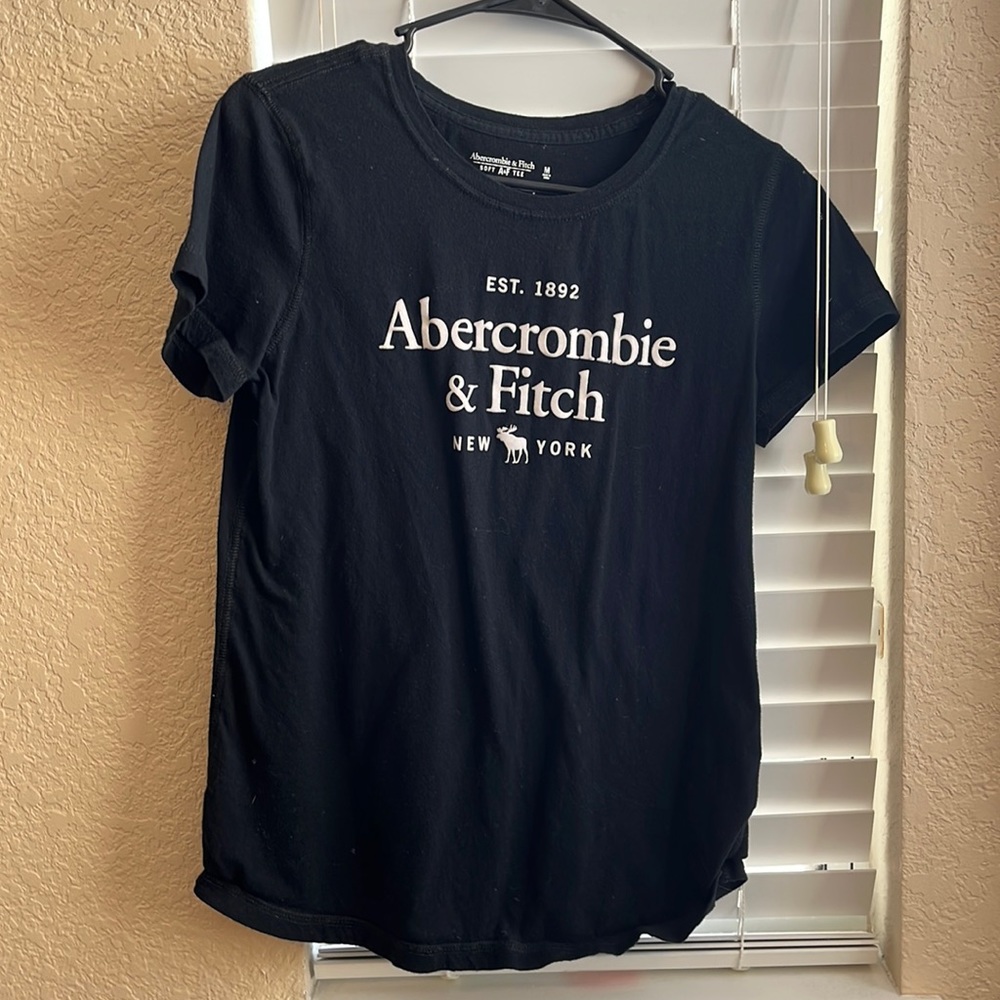 Abercrombie & Fitch T shirt (NEVER WORN)